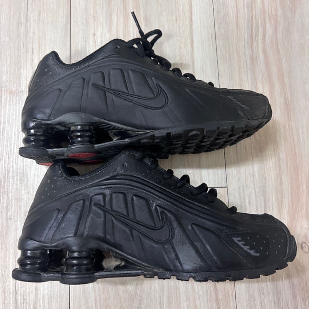 나이키 샥스 r4 (230)