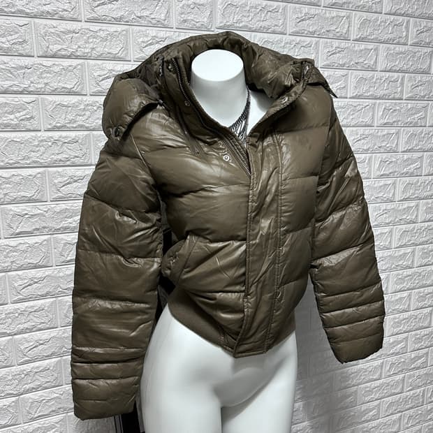 디젤 비대칭 넥 디테일 패딩 