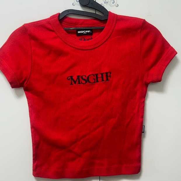 미스치프 반팔 크롭 레드