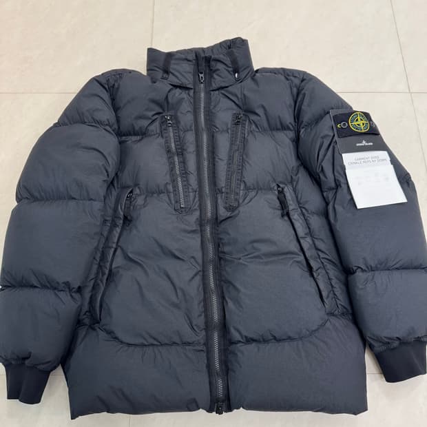 스톤아일랜드 크링클랩스 21FW 논후드 패딩 블랙 