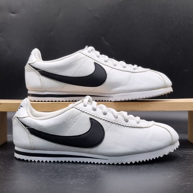 나이키 코르테즈 흰검 운동화245