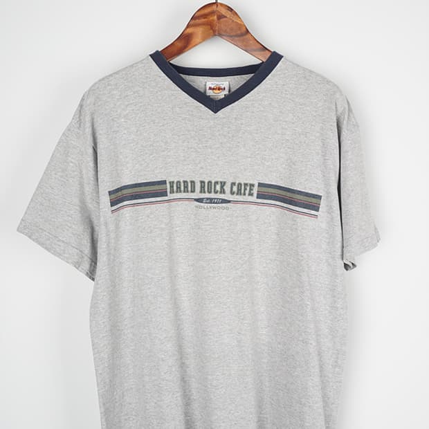 HARDROCK CAFE V-neck T-shirt