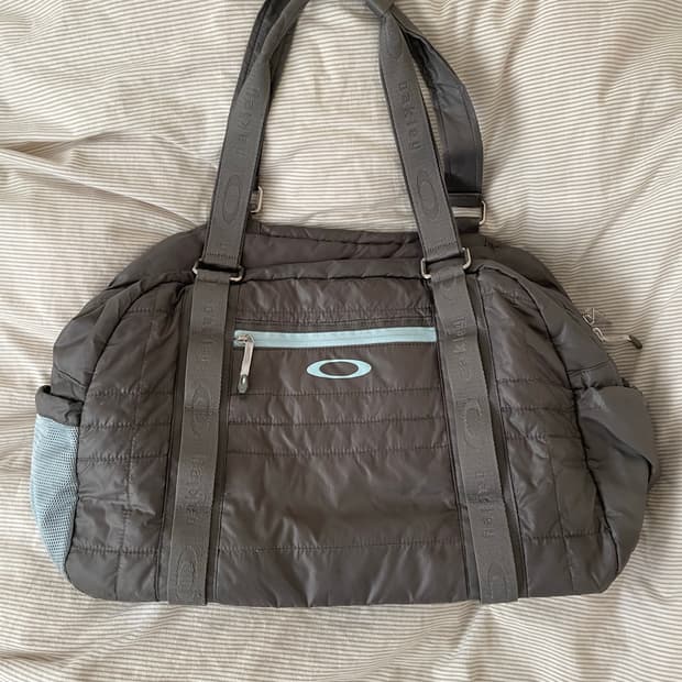 오클리 오버사이즈드 숄더백