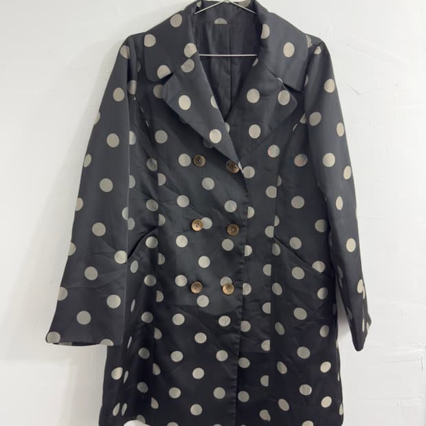 dot button jacket 