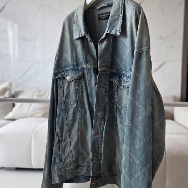 발렌시아가 유니섹스 멀티로고 데님자켓