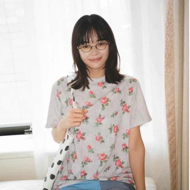페스토 로즈 플라워 반팔 티셔츠 그레이