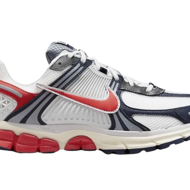 나이키 줌보메로5 더스트 피칸테 레드 사이즈 290 판매합니다