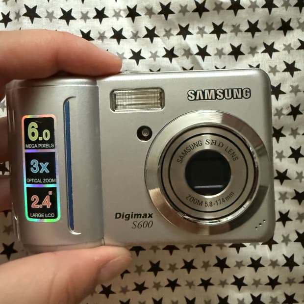 삼성 디지맥스 S600 – 빈티지 디지털 카메라