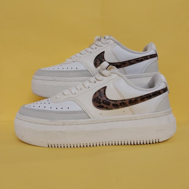 여성 나이키 코트 비전 알타 레더 레오파드 운동화 (240)