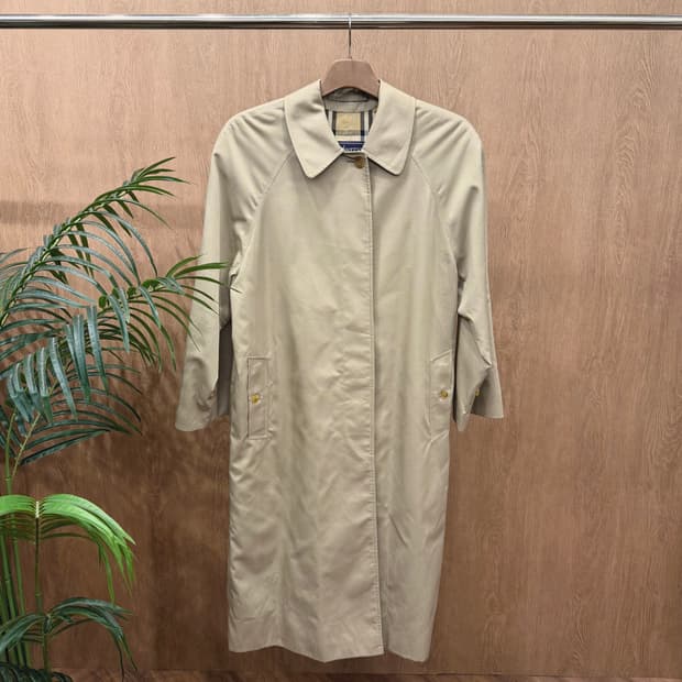 버버리 롱 트렌치 코트 히든 버튼업 노바 체크 배색 안감 디테일 베이지