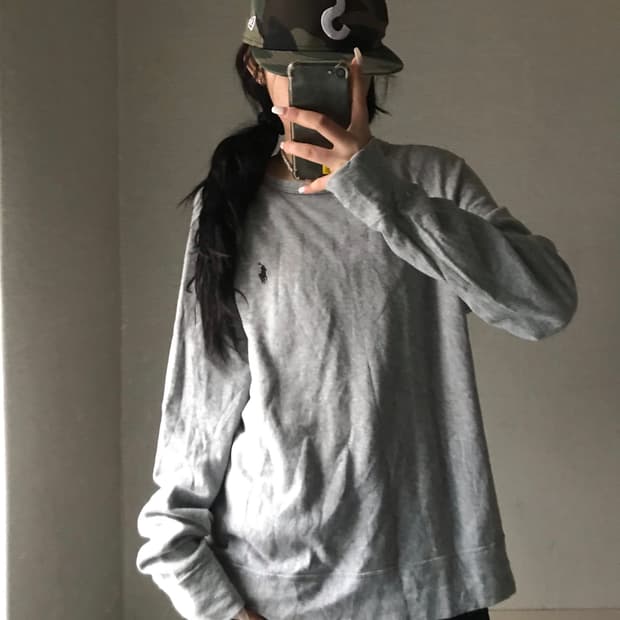 폴로 그레이 맨투맨