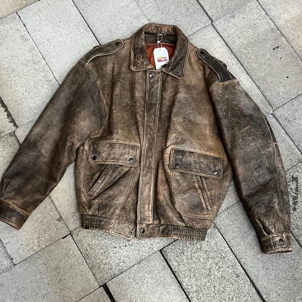 빈티지 견장 레더 자켓