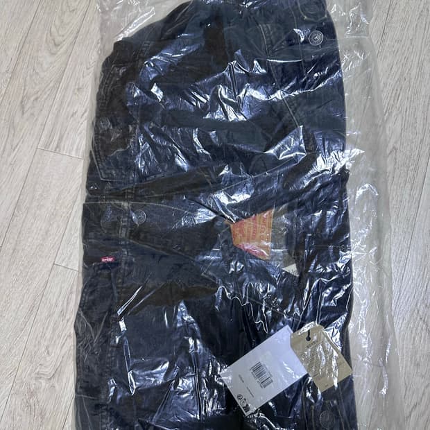 (L) 리바이스 X 조던 타입 3 데님 트러커 자켓 블랙