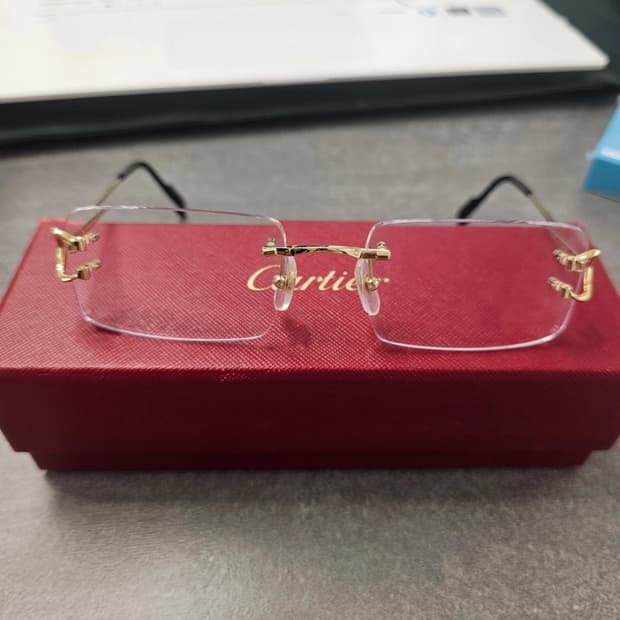 까르띠에 산토스 무테 신상