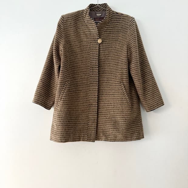 Thin stripe coat / yellow beige