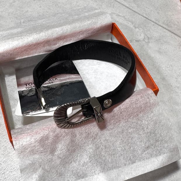 Toga pulla 뱅글 브레이슬릿