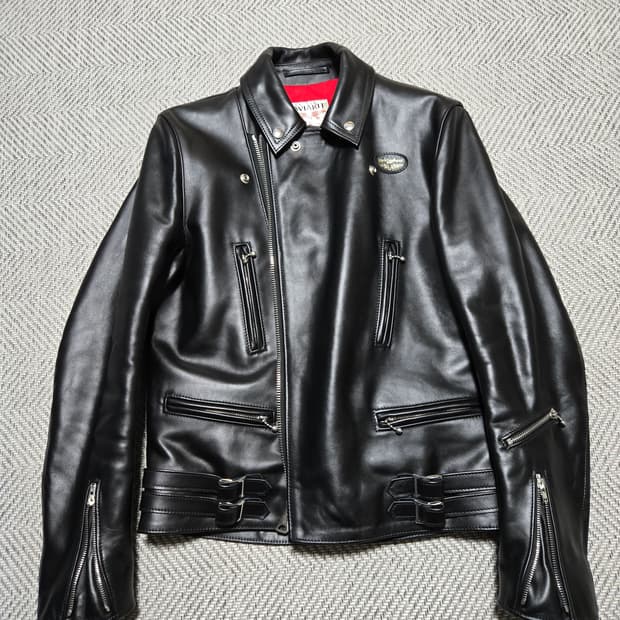 루이스레더391 T 40 홀스하이드 판매합니다.