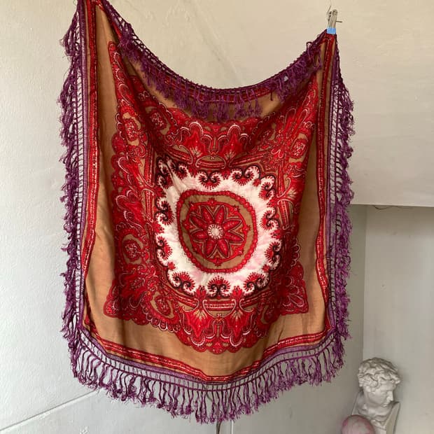 에스닉 레드 페이즐 패브릭