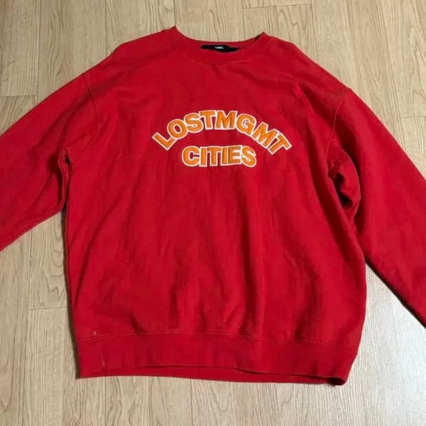 LMC 레드 맨투맨