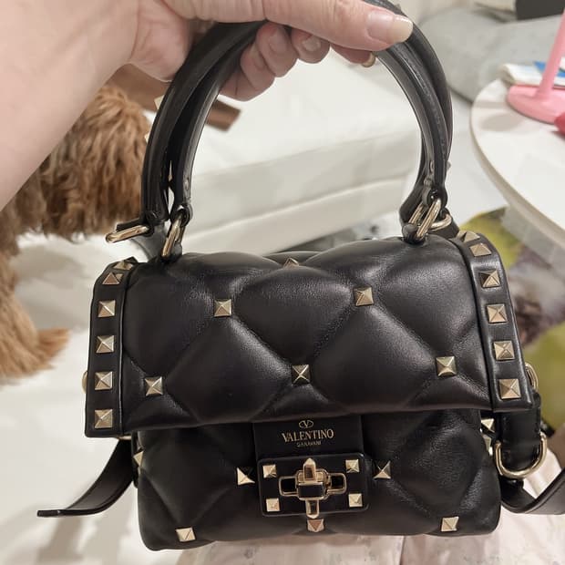 발렌티노 스터드가방 파믄매해요