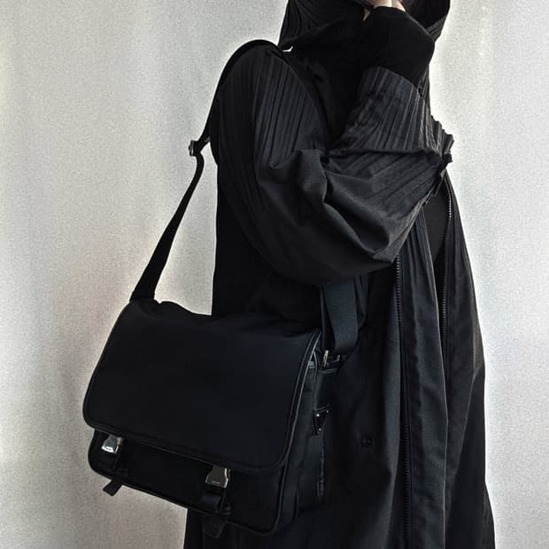 [정품 PRADA] 프라다 투버클 나일론 크로스백 메신저백 남녀공용