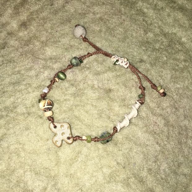 mushroom dot bracelet 🍄( khaki )