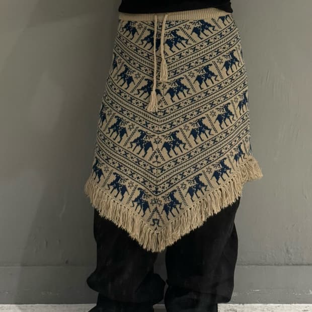 nordic pattern diagonal cutting skirt
