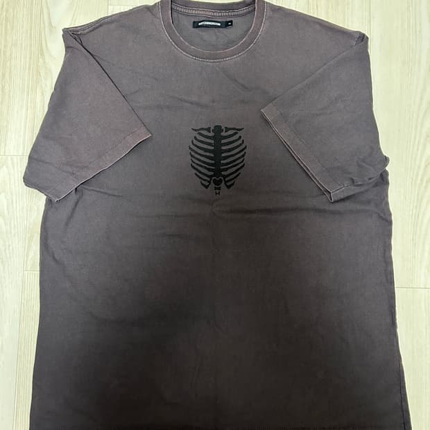 해칭룸 본 티셔츠 2사이즈