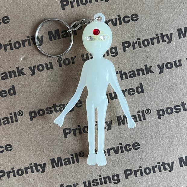 90s vtg Glow Alien Keyring