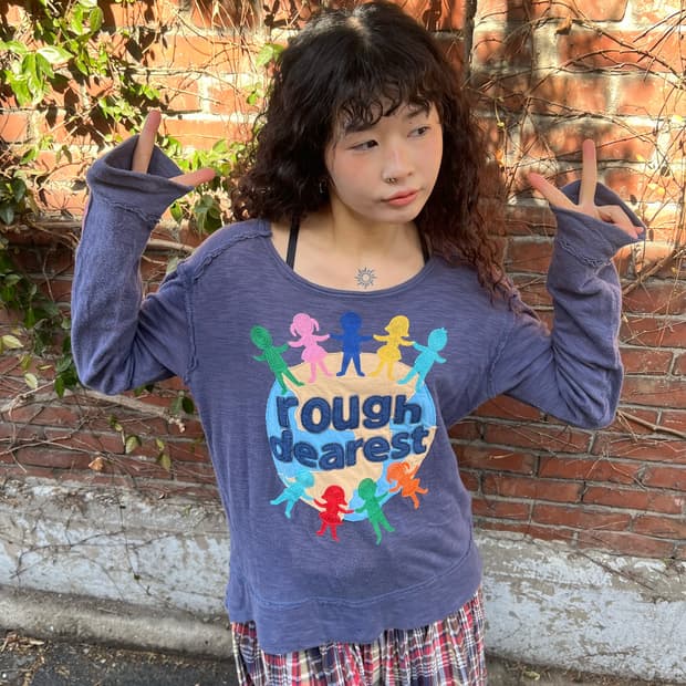 Rough 캐릭터 자수 포인트 롱 슬리브