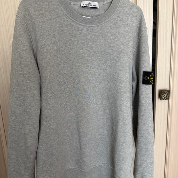 스톤 아일랜드 그레이 맨투맨 24fw 