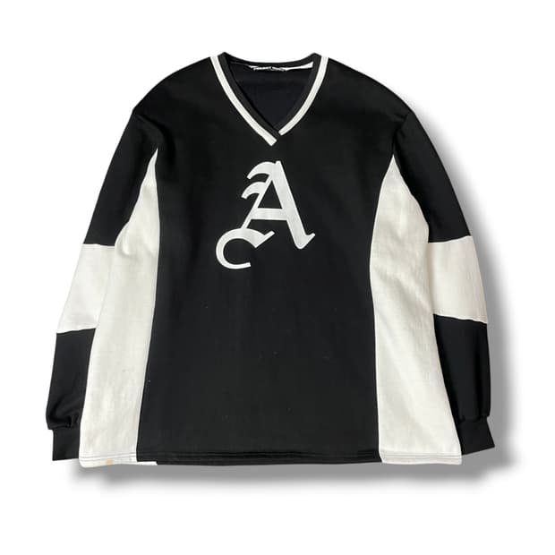 PROJECT WAVE 화이트 배색 브이넥 맨투맨