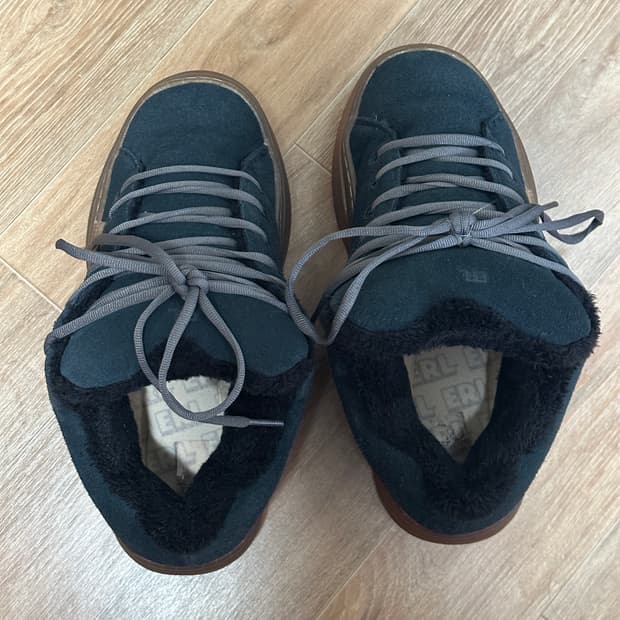 ERL VAMP BLACK US9 사이즈