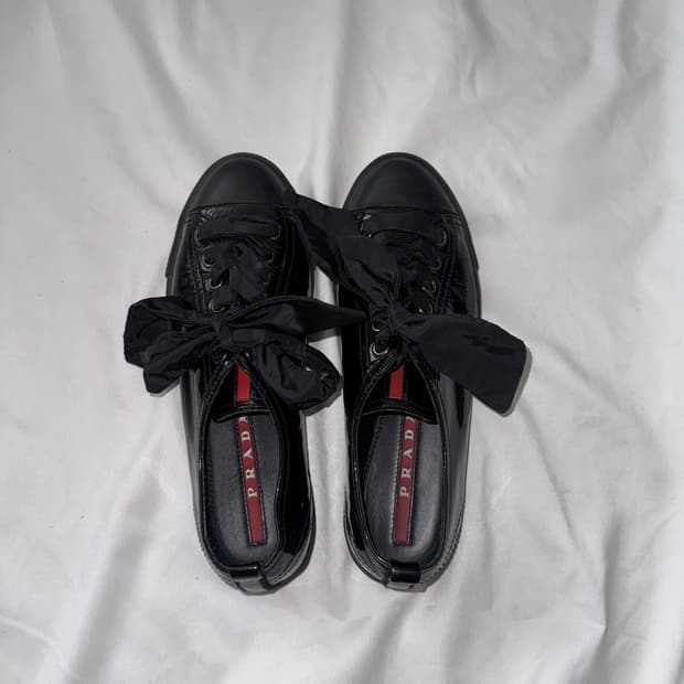 프라다 스포츠 리본 스니커즈