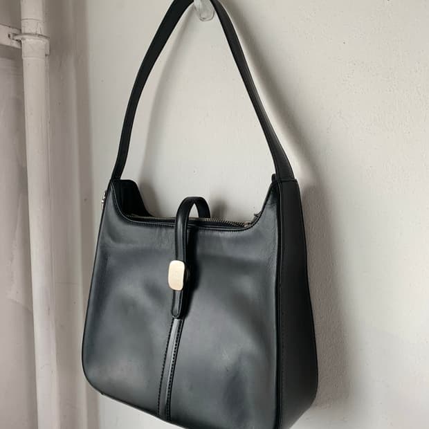 courreges 꾸레쥬 레더 숄더백