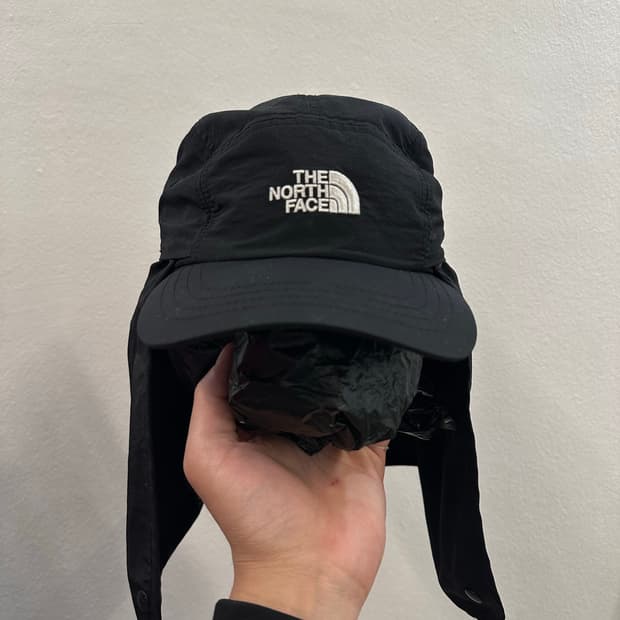 The north face sun shiled cap