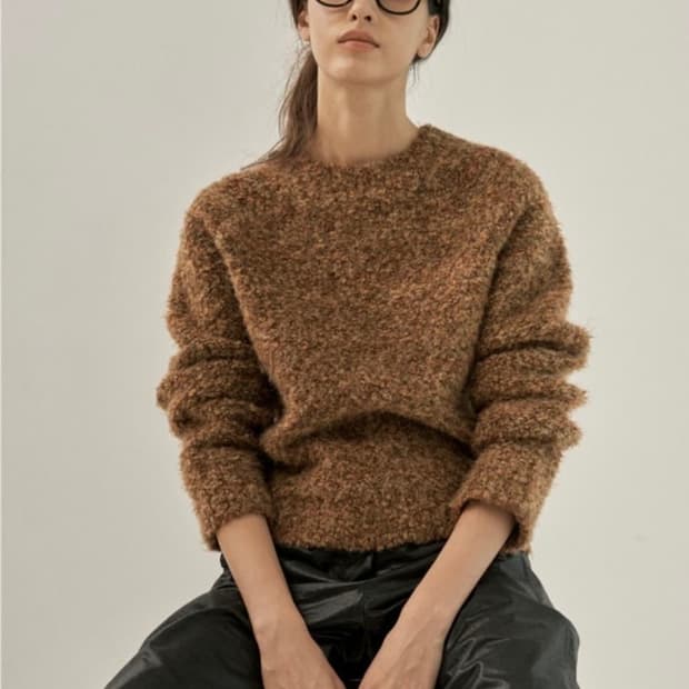 Ged(게드) 라운드넥 부클 니트 브라운