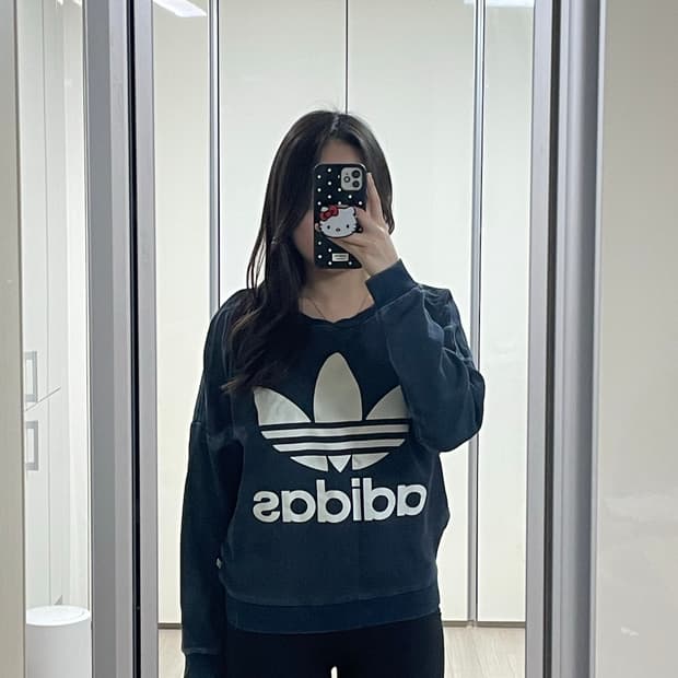 아디다스 맨투맨