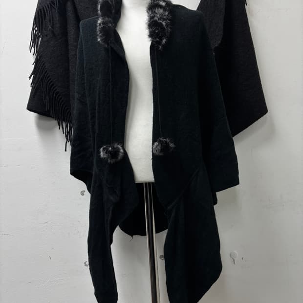 “Vintage”00‘s Black&Grey Cape