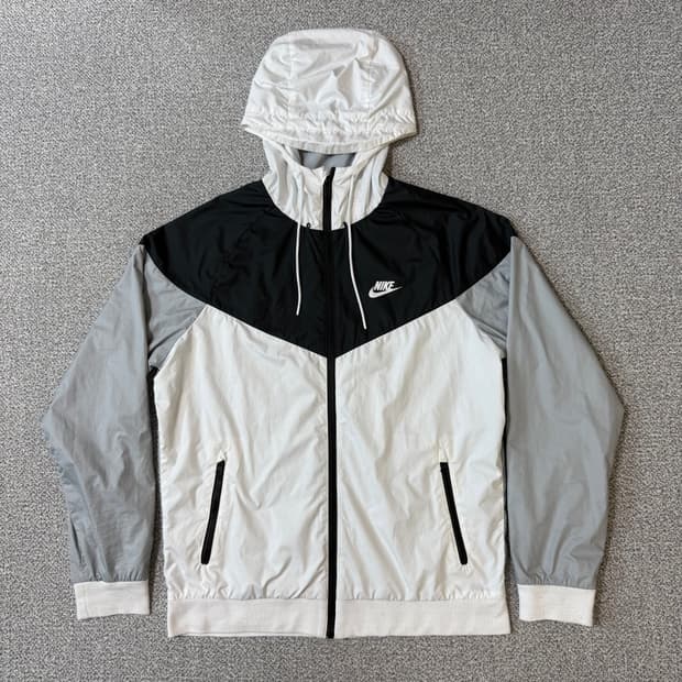 [정가 11만원] 나이키 윈드러너 바람막이 L