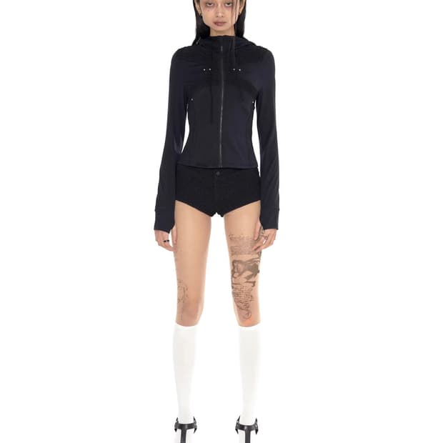 Pierced finger hole hoodie jacket