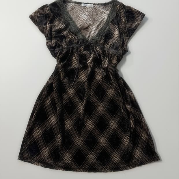 벨벳 체크 패턴 레이스 넥 원피스