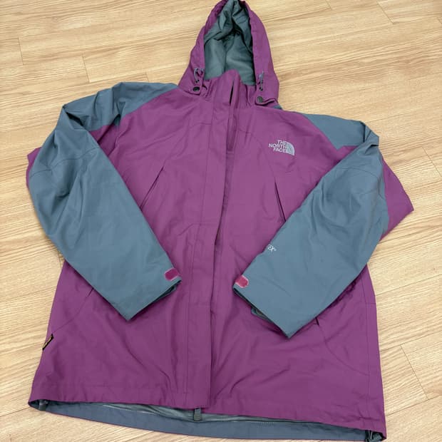노스페이스 여성 고어텍스 바람막이 퍼플 그레이 95 (XL)