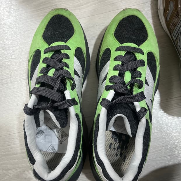 뉴발란스 러너그린 275