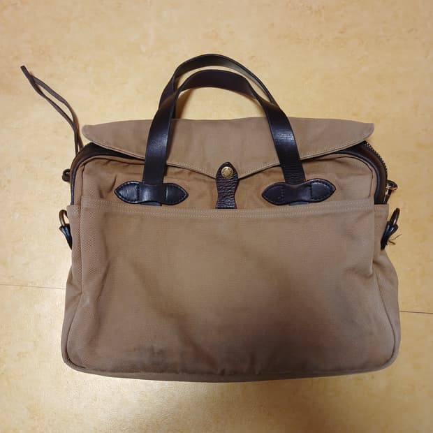 필슨 256 가방. USA생산. 어깨끈 없음.