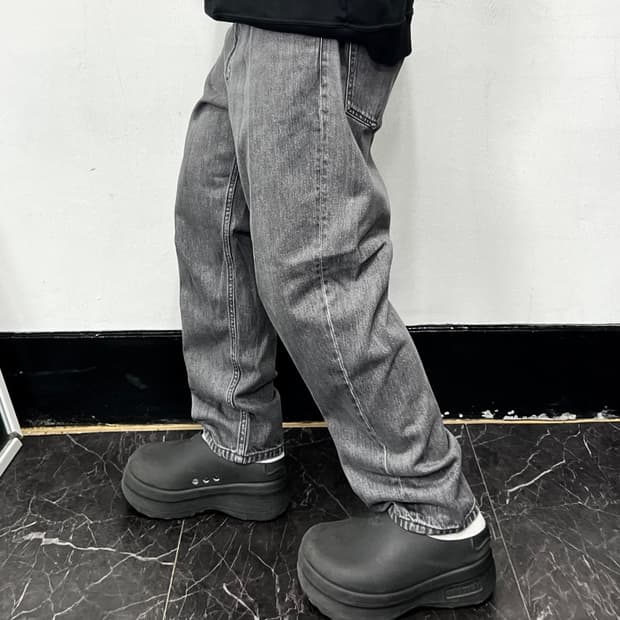 빔즈 워시드 데님 팬츠 그레이