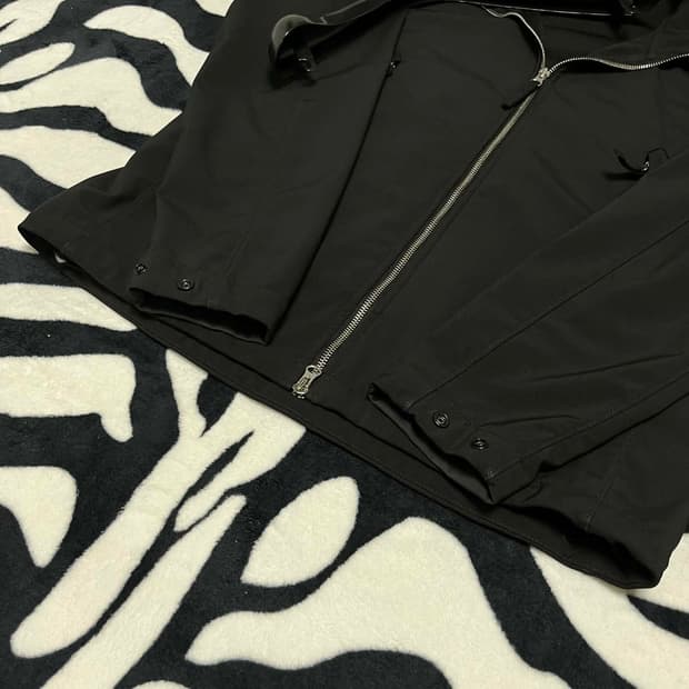 스톤아일랜드 소프트쉘 20년식 M사이즈