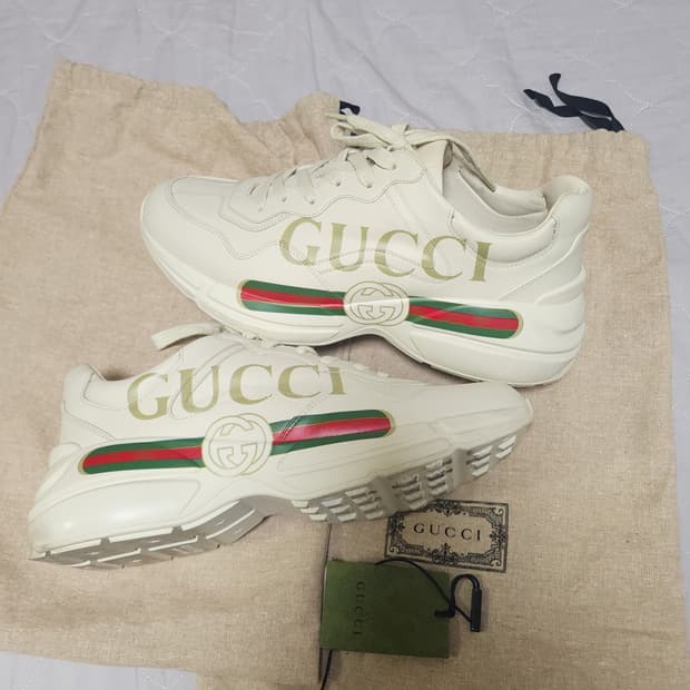 구찌 라이톤 띠로고 스니커즈 9시어즈