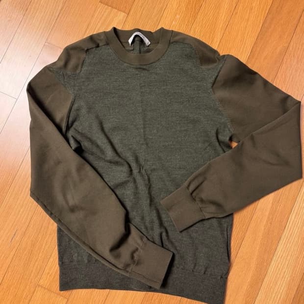 지방시 별 절개 니트