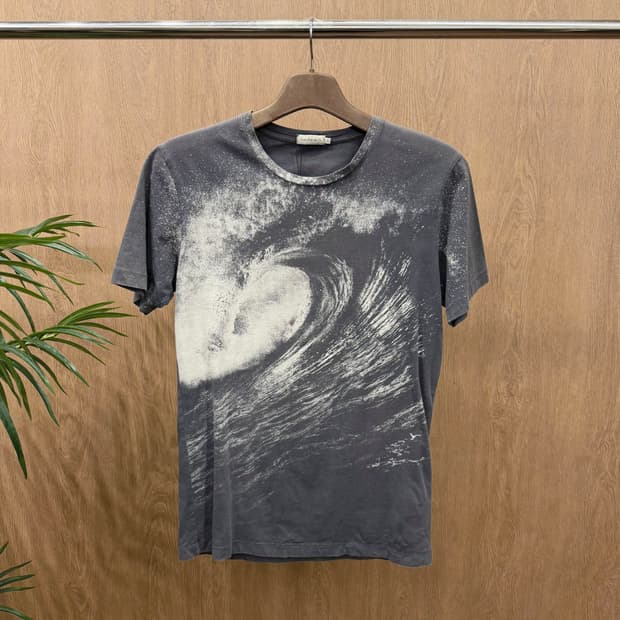 캘빈클라인 반팔 티셔츠 그래픽 프린팅 디테일 레귤러핏 차콜 그레이